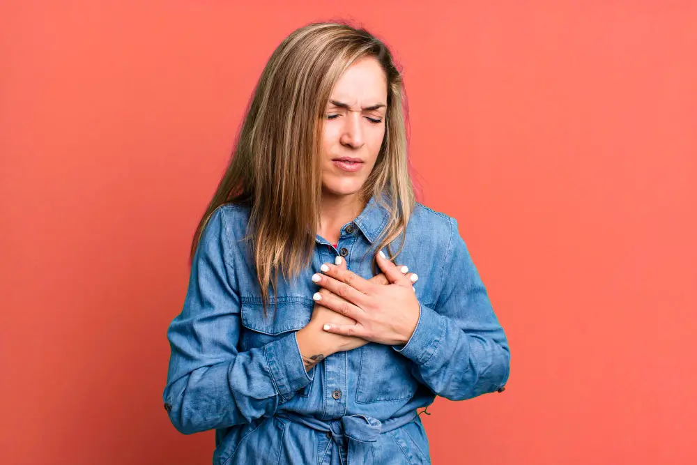 signs of heart attack in women explained by cardiology experts at Kolekar Hospital